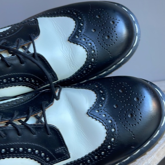 DR MARTENS 3989 Bex Smooth Leather
Brogue Shoes Size 9 - Picture 10 of 15